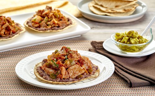 Tostadas de bisteces a la mexicana  La Costeña®