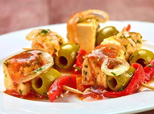 Queso Panela con Pimiento y Aceitunas