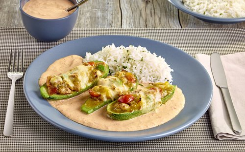 Calabazas rellenas de alambre de pollo