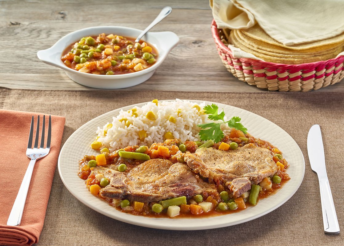 Chuletas de cerdo con Salsa Roja con Vegetales