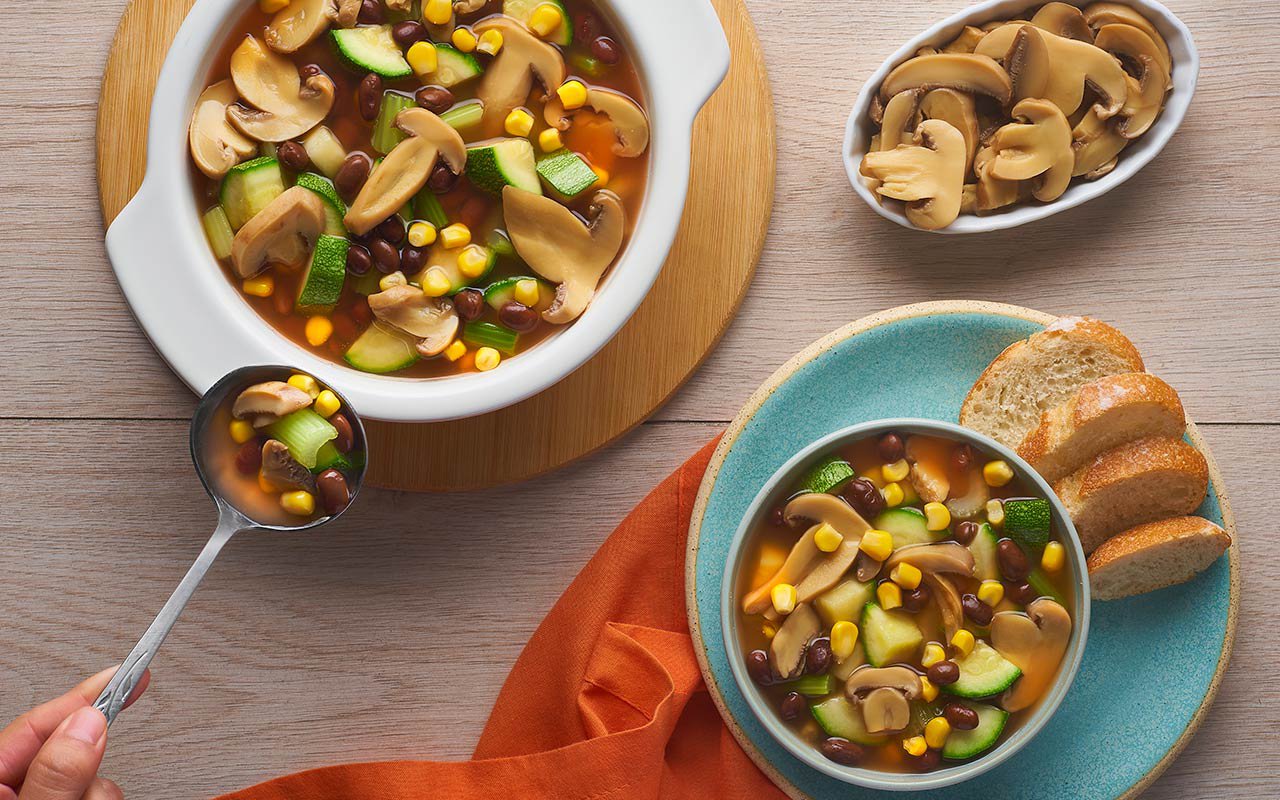 Sopa de la Huerta con Champiñones