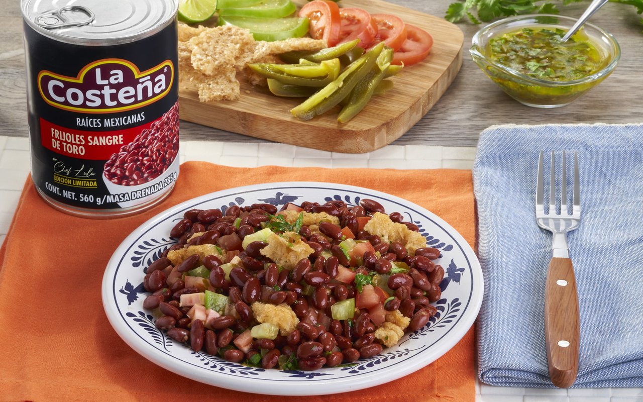 Ensalada de Frijoles Sangre de Toro