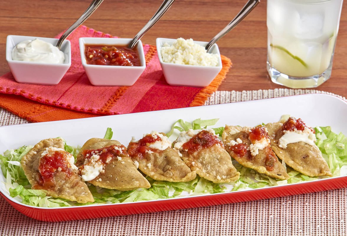 Quesadillas fritas de pimiento y elote