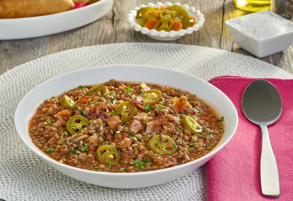 Sopa de lentejas con jalapeño