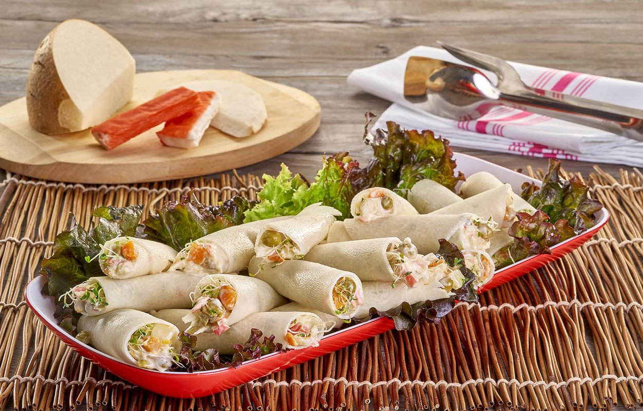 Rollitos de jícama con ensalada de surimi