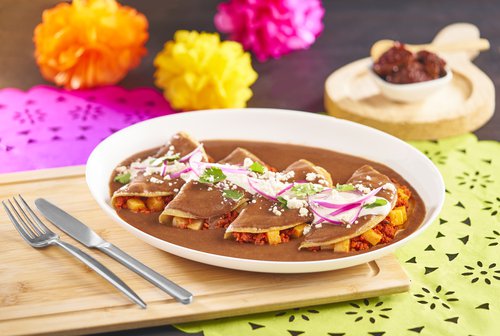 Enfrijoladas con papa y chorizo