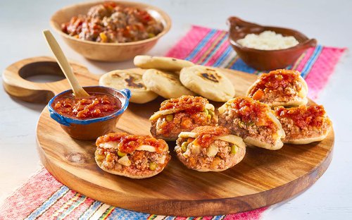 Mini gorditas asadas de picadillo