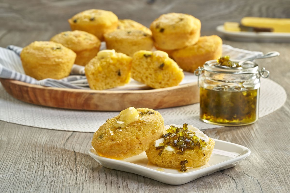 Panquecitos de elote con mermelada de jalapeño