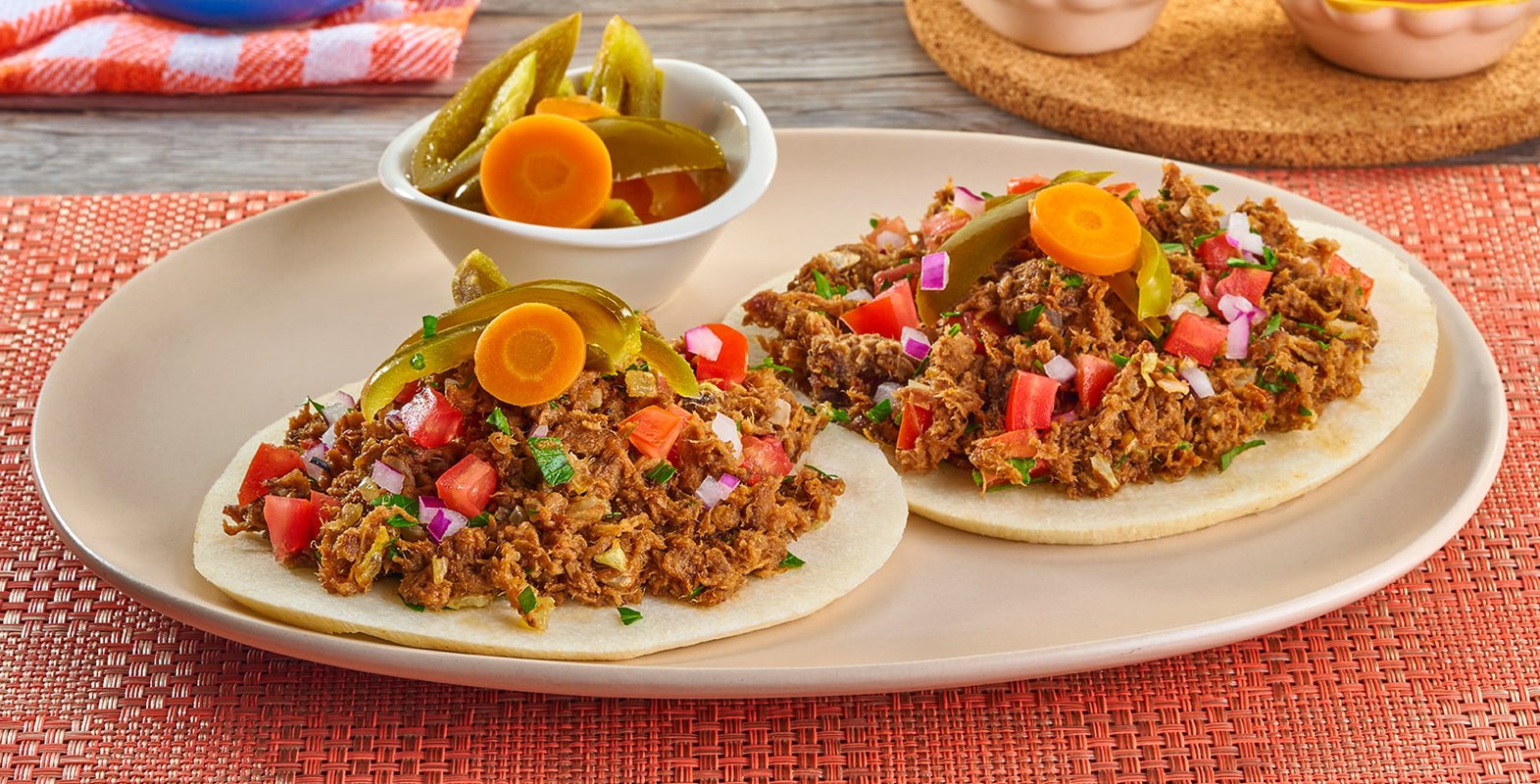 Tostadas Botaneras con Carne Seca